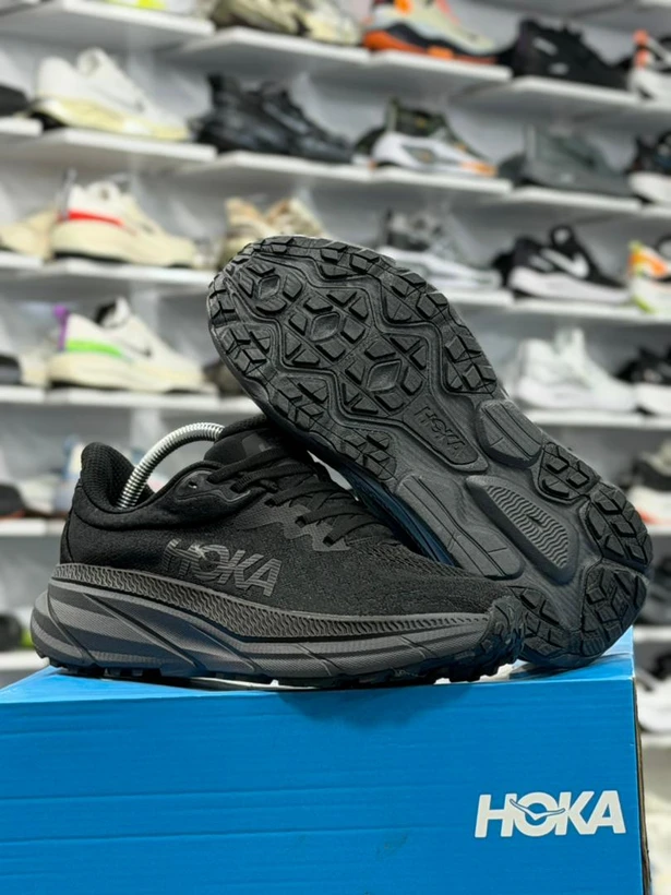 کتونی مسترکوالیتی درجه ۱ هوکا چلنجر آرت ۷ hoka challenger art 7، ساخت ویتنام وارداتی سایز ۴۰الی ۴۵ بالاترین کیفیت بازار ضمانت اصالت کالا