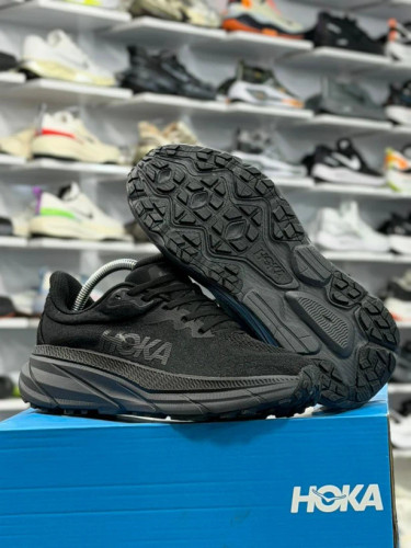 کتونی مسترکوالیتی درجه ۱ هوکا چلنجر آرت ۷ hoka challenger art 7، ساخت ویتنام وارداتی سایز ۴۰الی ۴۵ بالاترین کیفیت بازار ضمانت اصالت کالا