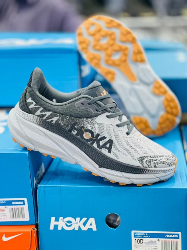 کتونی مسترکوالیتی درجه ۱ هوکا چلنجر آرت ۷ hoka challenger art 7، ساخت ویتنام وارداتی سایز ۴۰الی ۴۵ بالاترین کیفیت بازار ضمانت اصالت کالا
