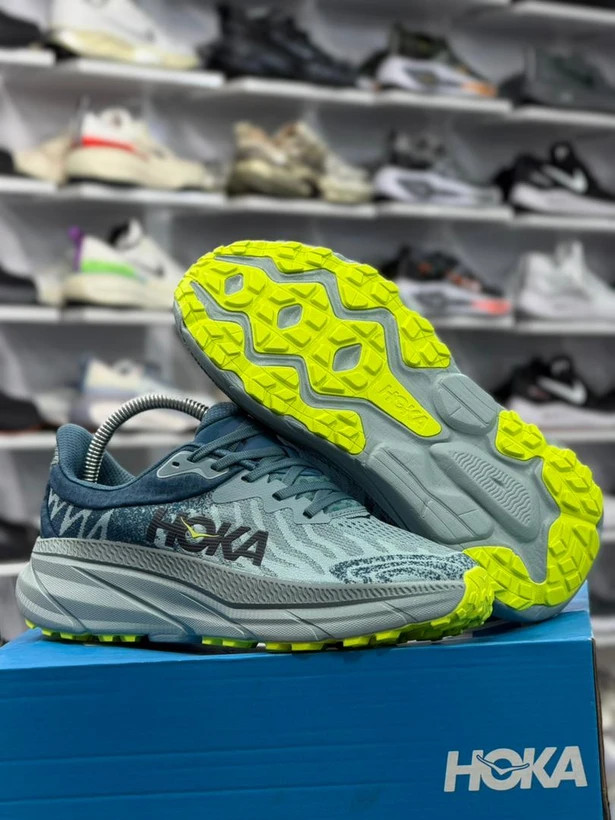 کتونی مسترکوالیتی درجه ۱ هوکا چلنجر آرت ۷ hoka challenger art 7، ساخت ویتنام وارداتی سایز ۴۰الی ۴۵ بالاترین کیفیت بازار ضمانت اصالت کالا