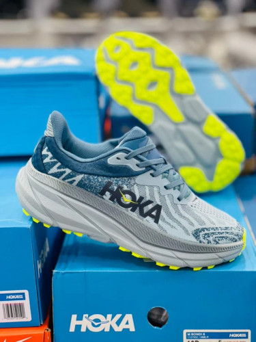 کتونی مسترکوالیتی درجه ۱ هوکا چلنجر آرت ۷ hoka challenger art 7، ساخت ویتنام وارداتی سایز ۴۰الی ۴۵ بالاترین کیفیت بازار ضمانت اصالت کالا