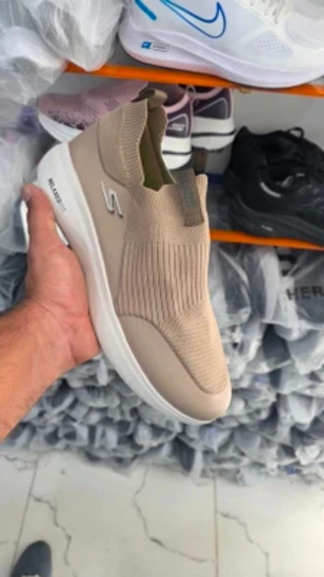 کتونی اسکیچرز بدون بند گو واک مسترکوالیتیSkechers Go Walk وارداتی ساخت ویتنام سایز ۴۰ الی ۴۵فروش تکی و عمده ضمانت کیفیت کالا