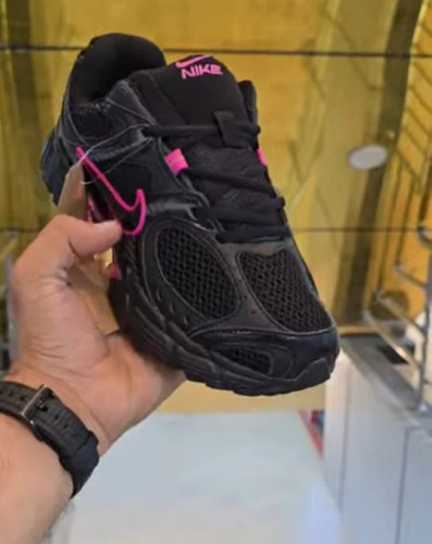 کتونی اسپرت نایک وی فایو کی ساخت ویتنام Nike v5k run سایز ۳۹ الی ۴۵ ضمانت کیفیت کالا فروش تکی و عمده مسترکوالیتی a درجه یک در رنگبندی مختلف
