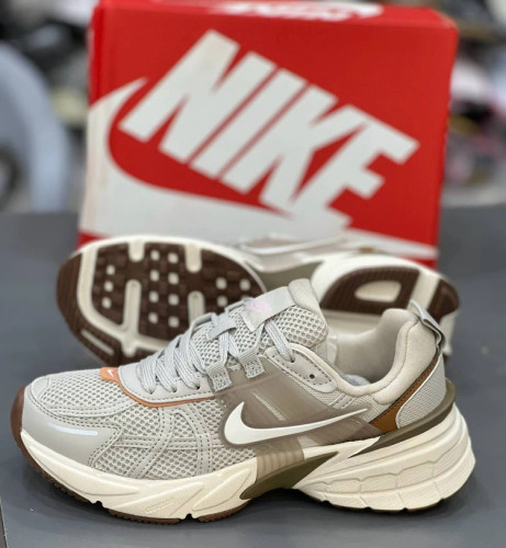 کتونی ست جذاب / نایک وی تو کی / Nike V2k Run /سایز 37الی۴0 / ساخت ویتنام وارداتی / فروش تکی و عمده / ضمانت کیفیت کالا