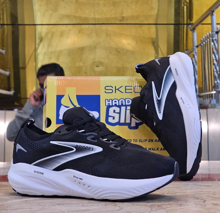 کتونی بروکس گلیسرین ۲۱ /  Brooks Glycerin GTS 21 / ساخت ویتنام وارداتی / سایز ۴۰الی ۴۵ / فروش تکی و عمده / ضمانت اصالت کالا / بالاترین کیفیت درجه ۱