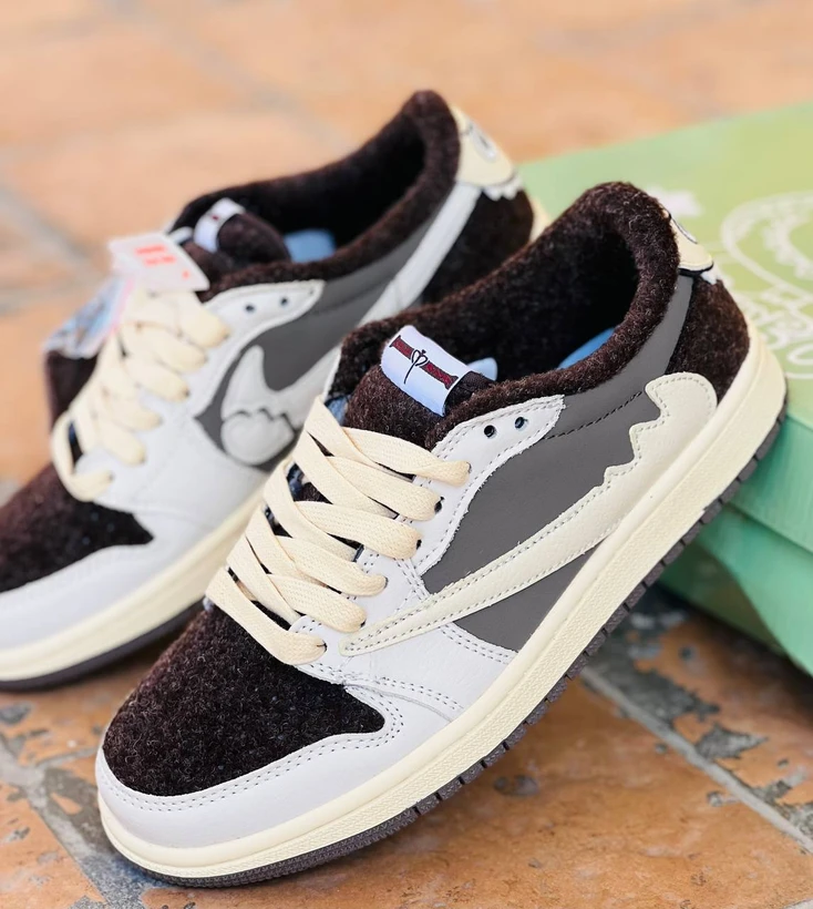 کتونی نایک ترویس لبوبو /  Travis Scott × Labubu / ساخت ویتنام وارداتی /  سایز ۳۷الی۴0 / فروش تکی و عمده / ضمانت اصالت کالا / بالاترین کیفیت درجه ۱
