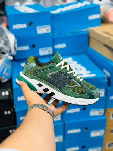 کتونی آدیداس فارماتون/ Adidas Pharmaton / وارداتی ساخت ویتنام / سایز ۴۰الی۴۵ / ضمانت اصالت کالا / بالاترین کیفیت مسترکوالیتی A / فروش تکی و عمده