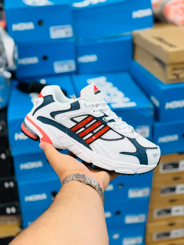 کتونی آدیداس فارماتون/  Adidas Pharmaton / وارداتی ساخت ویتنام /  سایز ۴۰الی۴۵ / ضمانت اصالت کالا / بالاترین کیفیت مسترکوالیتی A / فروش تکی و عمده