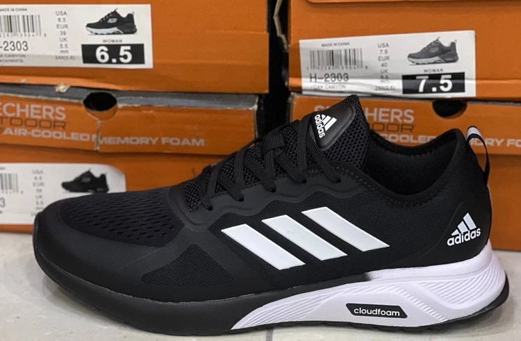 کتونی آدیداس کلود فوم / Adidas Cloudfoam/ ساخت ویتنام وارداتی/ تریل رانینگ / سایز ۳۷الی ۴۵ / فروش تکی و عمده / ضمانت اصالت کالا / بالاترین کیفیت درجه ۱