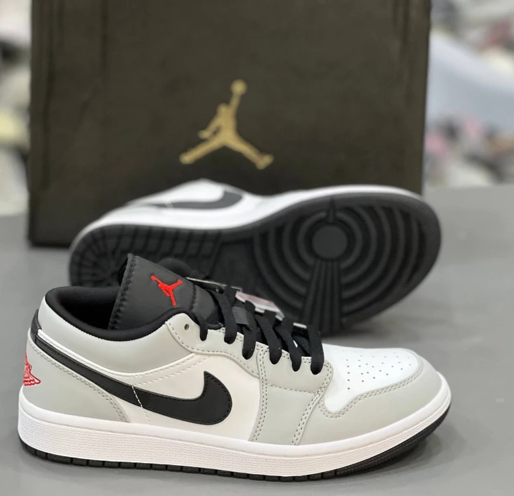 کتونی ویتنامی نایک ایر جردن 1 مسترکوالیتیAدرجه ۱/سایز۳۷ ۳۸ ۳۹ ۴۰/Nike Air Jordan 1/ ساخت ویتنام وارداتی/فروش تکی و عمده/ضمانت اصالت کالا