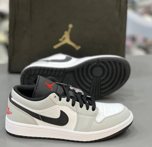 کتونی ویتنامی نایک ایر جردن 1 مسترکوالیتیAدرجه ۱/سایز۳۷ ۳۸ ۳۹ ۴۰/Nike Air Jordan 1/ ساخت ویتنام وارداتی/فروش تکی و عمده/ضمانت اصالت کالا