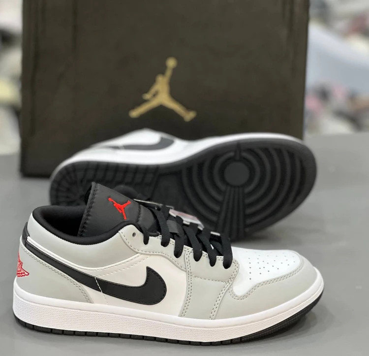 کتونی ویتنامی نایک ایر جردن 1 مسترکوالیتیAدرجه ۱/سایز۳۷ ۳۸ ۳۹ ۴۰/Nike Air Jordan 1/ ساخت ویتنام وارداتی/فروش تکی و عمده/ضمانت اصالت کالا