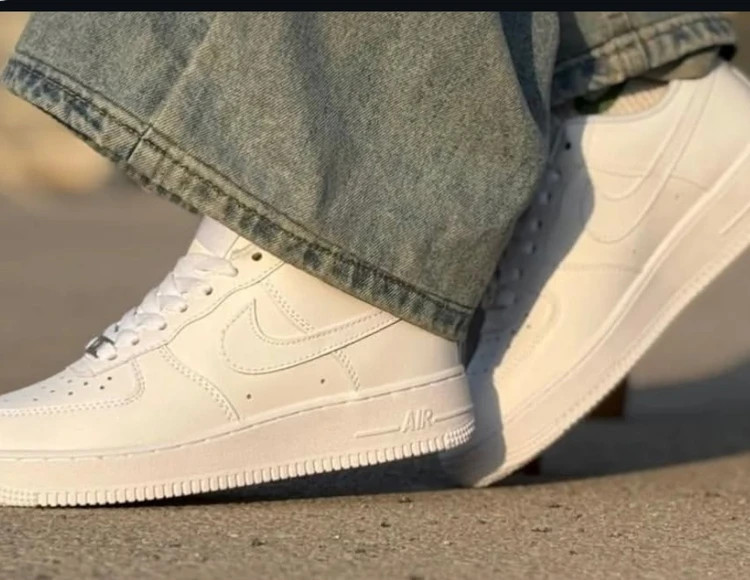 کتونی زنانه و مردانه نایک ایرفورس / Nike Air force vietnam /مستر کوالیتی درجه ۱ رنگ سفید و مشکی کلاسیک/ساخت ویتنام وارداتی/ رویه چرم سایز۳۶ الی ۴۵/فروش تکی و عمده/ضمانت کیفیت کالا