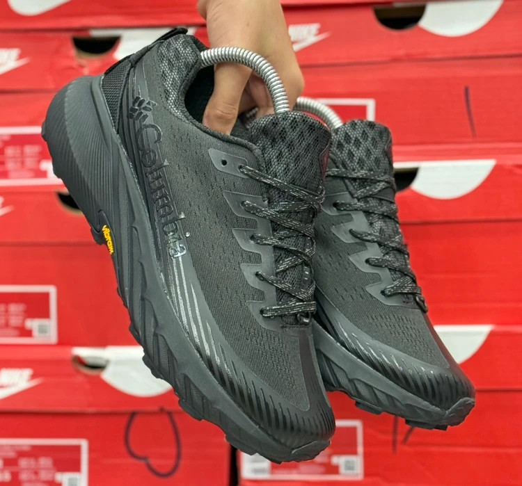 کتونی مسترکوالیتی کلمبیا /Columbia GORE-TEX Vietnam/سایز ۴۰ الی ۴۵ / ساخت ویتنام وارداتی / زیره ویبرام رویه گورتکس / ضمانت کیفیت کالا