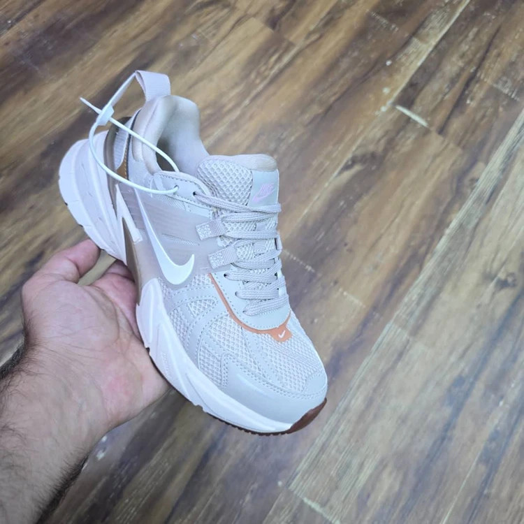 کتونی ست جذاب / نایک وی تو کی / Nike V2k Run /سایز 37الی۴0 / ساخت ویتنام وارداتی / فروش تکی و عمده / ضمانت کیفیت کالا