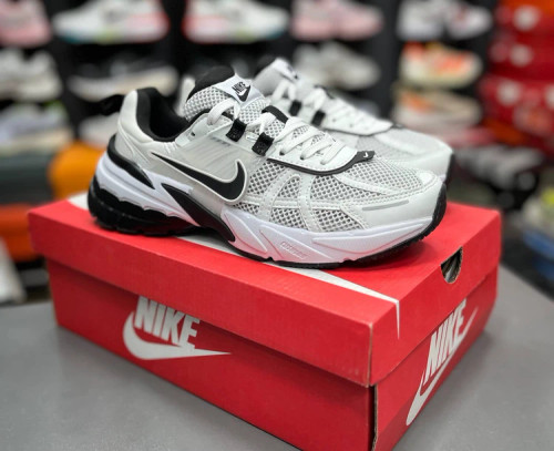 کتونی ست جذاب / نایک وی تو کی / Nike V2k Run /سایز 37الی۴۵ / ساخت ویتنام وارداتی / فروش تکی و عمده / ضمانت کیفیت کالا