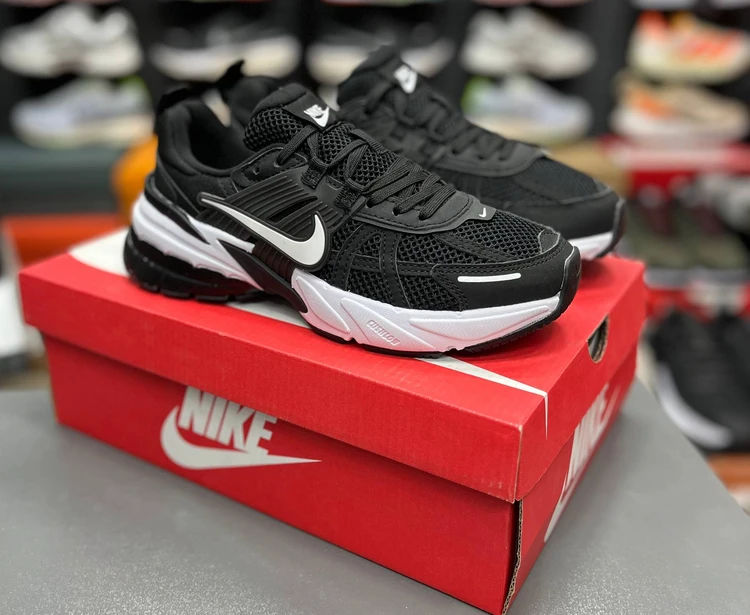 کتونی ست جذاب /  نایک وی تو کی /  Nike V2k Run /سایز 37الی۴۵ / ساخت ویتنام وارداتی /  فروش تکی و عمده / ضمانت کیفیت کالا