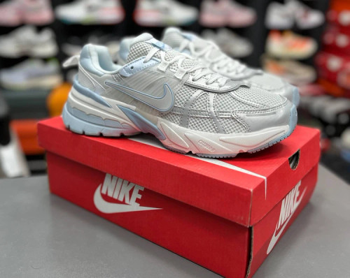 کتونی ست جذاب / نایک وی تو کی / Nike V2k Run /سایز 37الی۴۵ / ساخت ویتنام وارداتی / فروش تکی و عمده / ضمانت کیفیت کالا