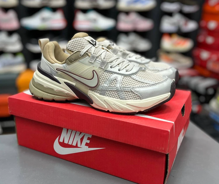 کتونی ست جذاب /  نایک وی تو کی /  Nike V2k Run /سایز 37الی۴۵ / ساخت ویتنام وارداتی /  فروش تکی و عمده / ضمانت کیفیت کالا