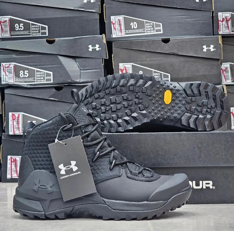 بوت آندرارمور / مدل هاورداون ضد آب / Under armor hovr / ساخت ویتنام وارداتی / بالاترین کیفیت / سایز۴۰الی ۴۵ / فروش تکی و عمده / ضمانت کیفیت کالا /