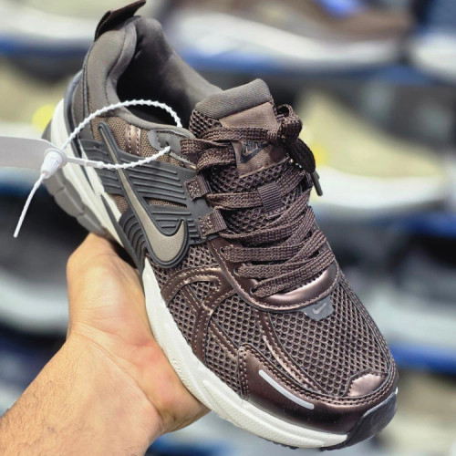 کتونی ست جذاب / نایک وی تو کی / Nike V2k Run /سایز 39 / ساخت ویتنام وارداتی / فروش تکی و عمده / ضمانت کیفیت کالا