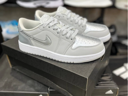 کتونی مسترکوالیتی / نایک ایر جردن وان سیلور / Nike Air Jordan 1 Low / وارداتی ساخت ویتنام / سایز ۳۷ الی ۴۰ / فروش تکی و عمده/ضمانت کیفیت کالا