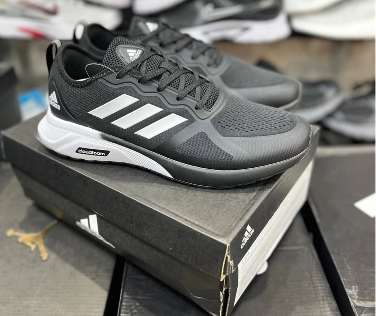 کتونی آدیداس کلود فوم / Adidas Cloudfoam/ ساخت ویتنام وارداتی/  تریل رانینگ / سایز ۴۳ الی ۴۸ / فروش تکی و عمده / ضمانت اصالت کالا / بالاترین کیفیت درجه ۱