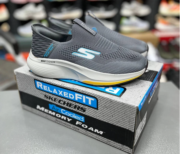 کتونی اسکیچرز بدون بند مکس کوشن مسترکوالیتی / Skechers Max Cushioning / ساخت ویتنام وارداتی / سایز 40 الی 4۵ / ضمانت کیفیت کالا / فروش تکی و عمده /