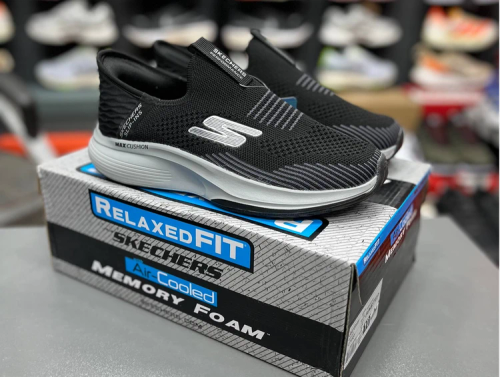 کتونی اسکیچرز بدون بند مکس کوشن مسترکوالیتی / Skechers Max Cushioning / ساخت ویتنام وارداتی / سایز 40 الی 4۵ / ضمانت کیفیت کالا / فروش تکی و عمده /