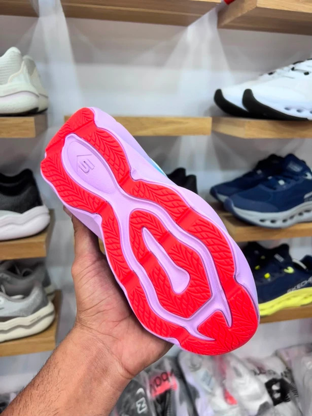 کتونی مسترکوالیتی اسکیچرز هایپر برست کربن / skechers Hyper Burst carbon / ساخت ویتنام وارداتی / سایز ۳۶ الی ۴۰ / فروش تکی و عمده / ضمانت کیفیت کالا