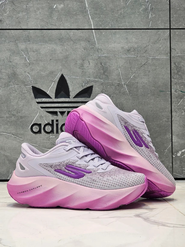 کتونی مسترکوالیتی اسکیچرز هایپر برست کربن / skechers Hyper Burst carbon / ساخت ویتنام وارداتی / سایز ۳۶ الی ۴۰ / فروش تکی و عمده / ضمانت کیفیت کالا