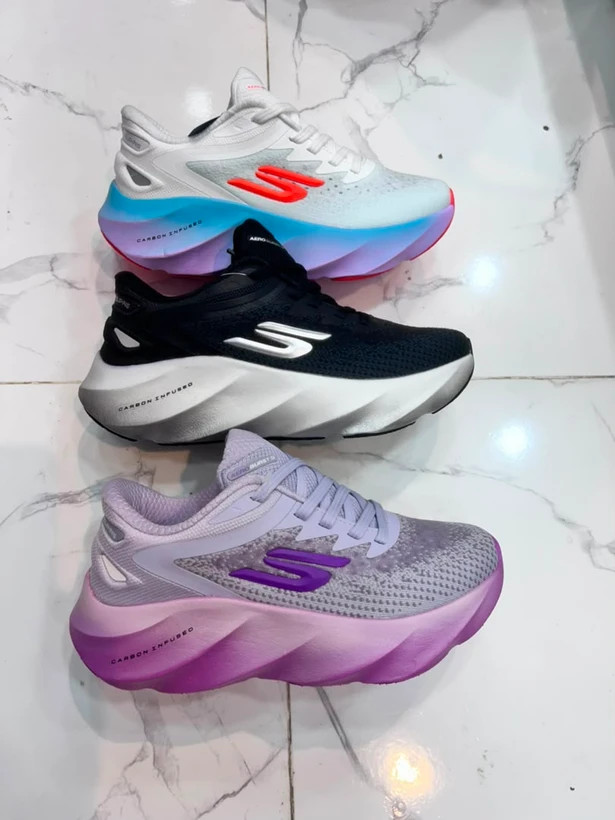 کتونی مسترکوالیتی اسکیچرز هایپر برست کربن / skechers Hyper Burst carbon / ساخت ویتنام وارداتی / سایز ۳۶ الی ۴۰ / فروش تکی و عمده / ضمانت کیفیت کالا