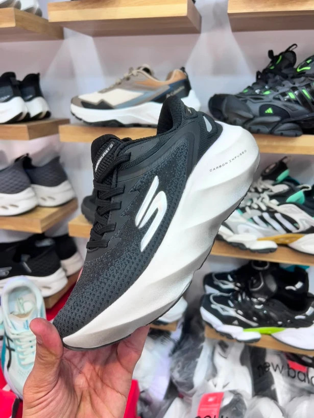 کتونی مسترکوالیتی اسکیچرز هایپر برست کربن / skechers Hyper Burst carbon / ساخت ویتنام وارداتی / سایز ۳۶ الی ۴۰ / فروش تکی و عمده / ضمانت کیفیت کالا