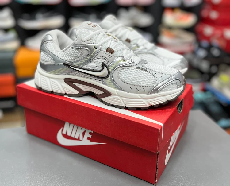 کتونی نایک وی فایو کی Nike v5k run / ساخت ویتنام وارداتی سایز 37 الی 40/ضمانت کیفیت کالا/فروش تکی و عمده
