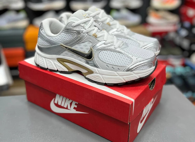 کتونی نایک وی فایو کی Nike v5k run / ساخت ویتنام وارداتی سایز 37 الی 40/ضمانت کیفیت کالا/فروش تکی و عمده