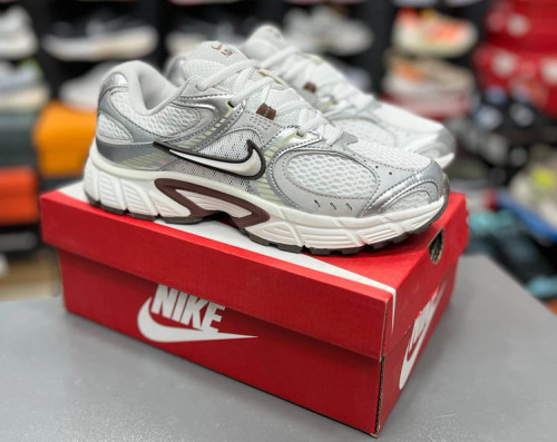 کتونی نایک وی فایو کی Nike v5k run / ساخت ویتنام وارداتی سایز 37 الی 40/ضمانت کیفیت کالا/فروش تکی و عمده