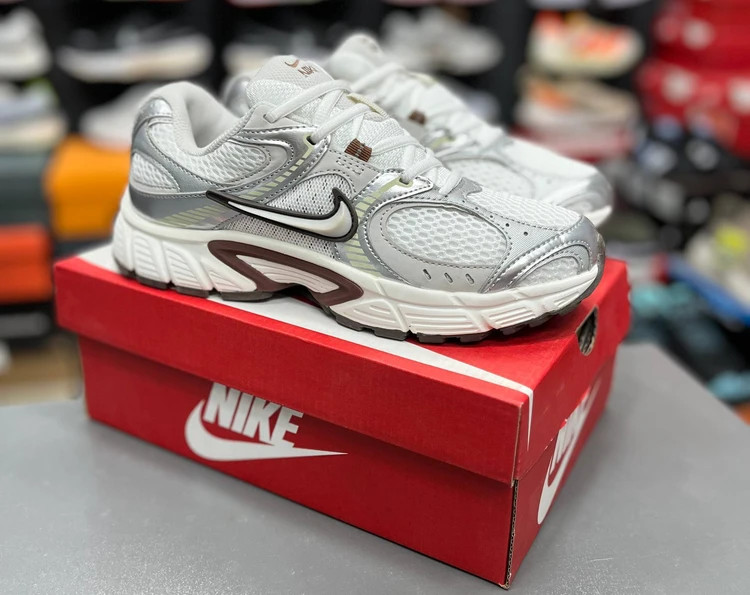 کتونی نایک وی فایو کی Nike v5k run / ساخت ویتنام وارداتی سایز 37 الی 40/ضمانت کیفیت کالا/فروش تکی و عمده