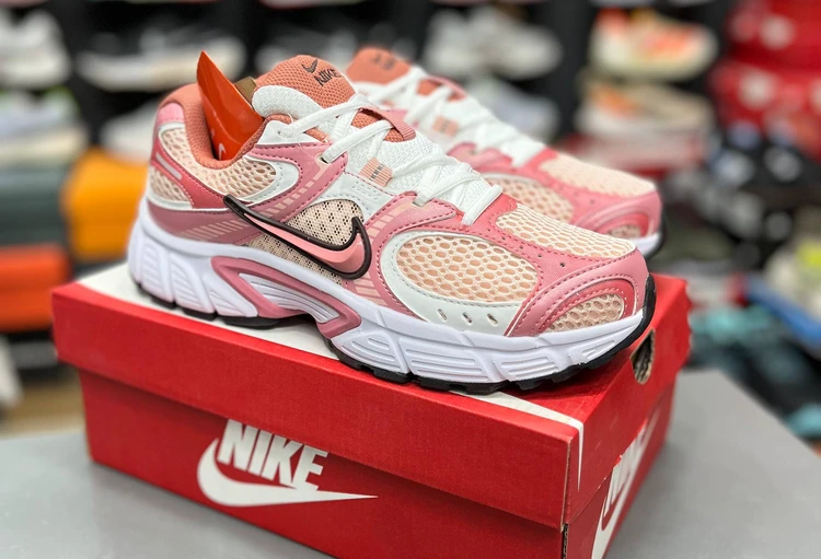 کتونی نایک وی فایو کی Nike v5k run / ساخت ویتنام وارداتی سایز 37 الی 40/ضمانت کیفیت کالا/فروش تکی و عمده