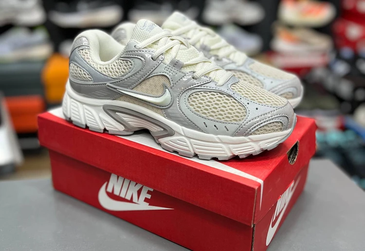 کتونی نایک وی فایو کی Nike v5k run / ساخت ویتنام وارداتی سایز 37 الی 40/ضمانت کیفیت کالا/فروش تکی و عمده