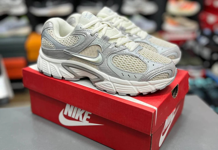 کتونی نایک وی فایو کی Nike v5k run / ساخت ویتنام وارداتی سایز 37 الی 40/ضمانت کیفیت کالا/فروش تکی و عمده
