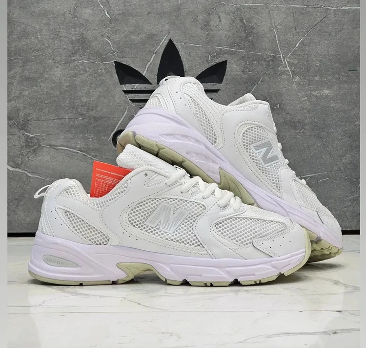 کتونی اسپرت / نیوبالانس ۵۳۰ / Newbalance 530 /پیاده رویی و روزمره/  سایز۳۷ الی ۴۵/ساخت ویتنام وارداتی/  فروش تکی و عمده/  ضمانت کیفیت کالا