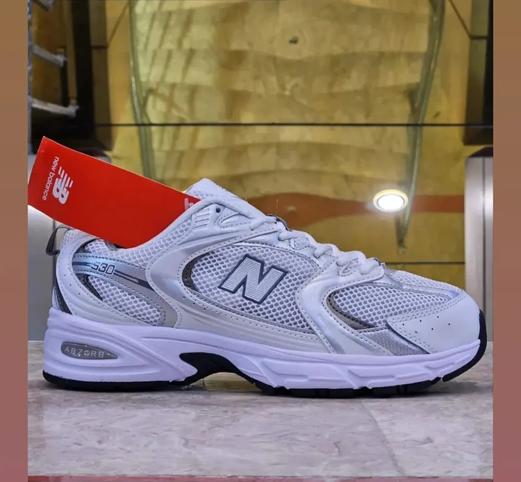 کتونی اسپرت / نیوبالانس ۵۳۰ / Newbalance 530 /پیاده رویی و روزمره/  سایز۳۷ الی ۴۵/ساخت ویتنام وارداتی/  فروش تکی و عمده/  ضمانت کیفیت کالا