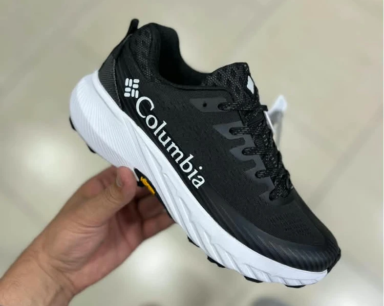 کتونی مسترکوالیتی کلمبیا /Columbia GORE-TEX Vietnam/سایز ۴۰ الی ۴۵ / ساخت ویتنام وارداتی / زیره ویبرام رویه گورتکس / ضمانت کیفیت کالا