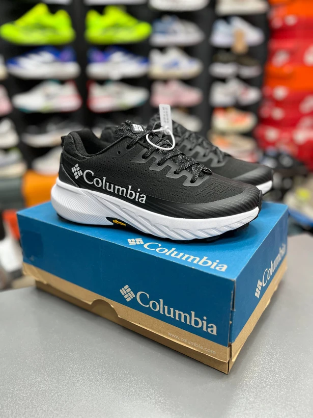 کتونی مسترکوالیتی کلمبیا /Columbia GORE-TEX Vietnam/سایز ۴۰ الی ۴۵ / ساخت ویتنام وارداتی /  زیره ویبرام رویه گورتکس /  ضمانت کیفیت کالا