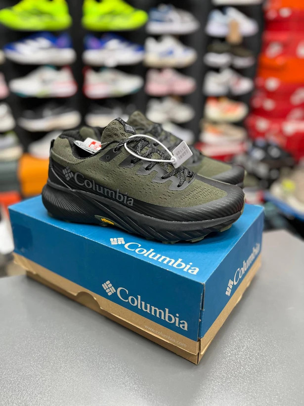 کتونی مسترکوالیتی کلمبیا /Columbia GORE-TEX Vietnam/سایز ۴۰ الی ۴۵ / ساخت ویتنام وارداتی / زیره ویبرام رویه گورتکس / ضمانت کیفیت کالا