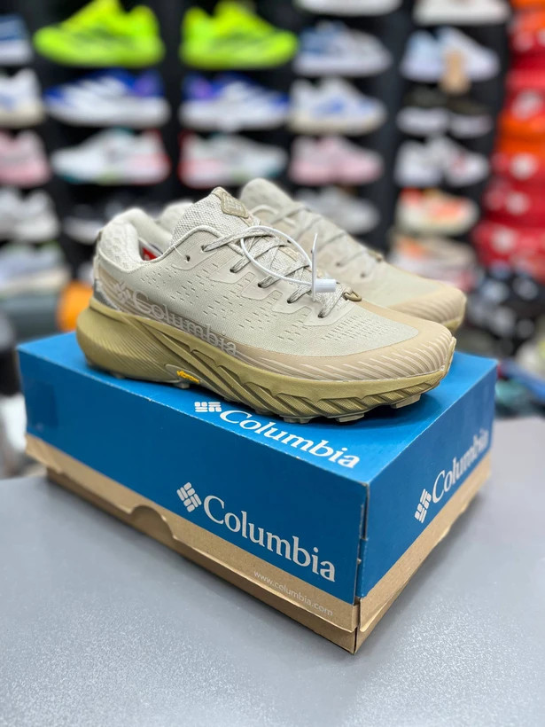 کتونی مسترکوالیتی کلمبیا /Columbia GORE-TEX Vietnam/سایز ۴۰ الی ۴۵ / ساخت ویتنام وارداتی / زیره ویبرام رویه گورتکس / ضمانت کیفیت کالا