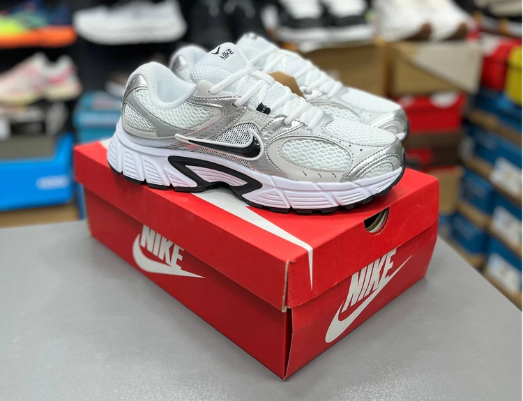 کتونی نایک وی فایو کی Nike v5k run / ساخت ویتنام وارداتی سایز 40 الی 45 /ضمانت کیفیت کالا/فروش تکی و عمده