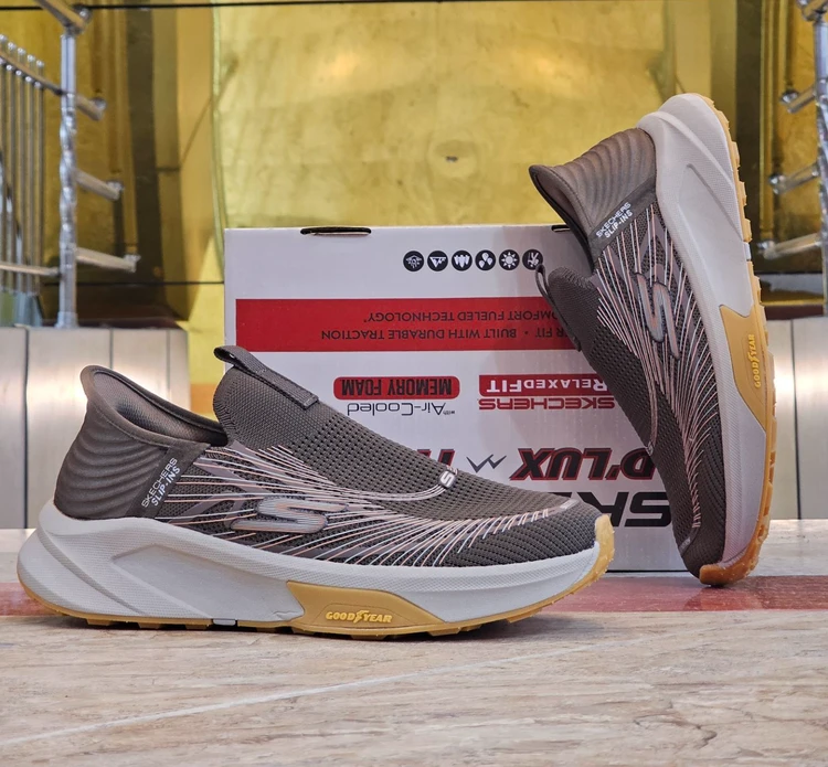 کتونی اسکیچرز اسلیپ اینزگو والک/Skechers GOwalk Slip-ins/ساخت ویتنام وارداتی فروش عمده و تک/سایز ۴۰ تا۴۵ ضمانت کیفیت کالا