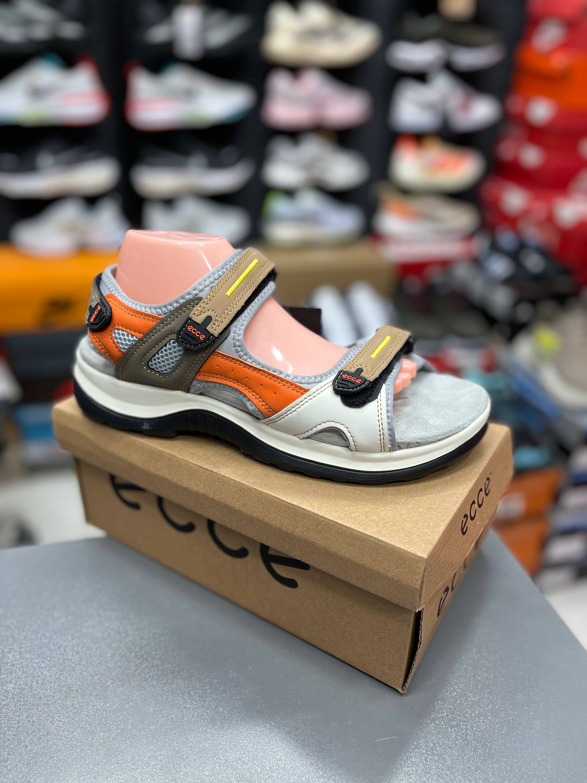 صندل اکو / Ecco Sandals /ساخت ویتنام وارداتی / زیره طبی نرم / سایز ۳۷الی ۴۴ست /  زیبا زنانه و مردانه / فروش تکی و عمده / ضمانت کیفیت کالا