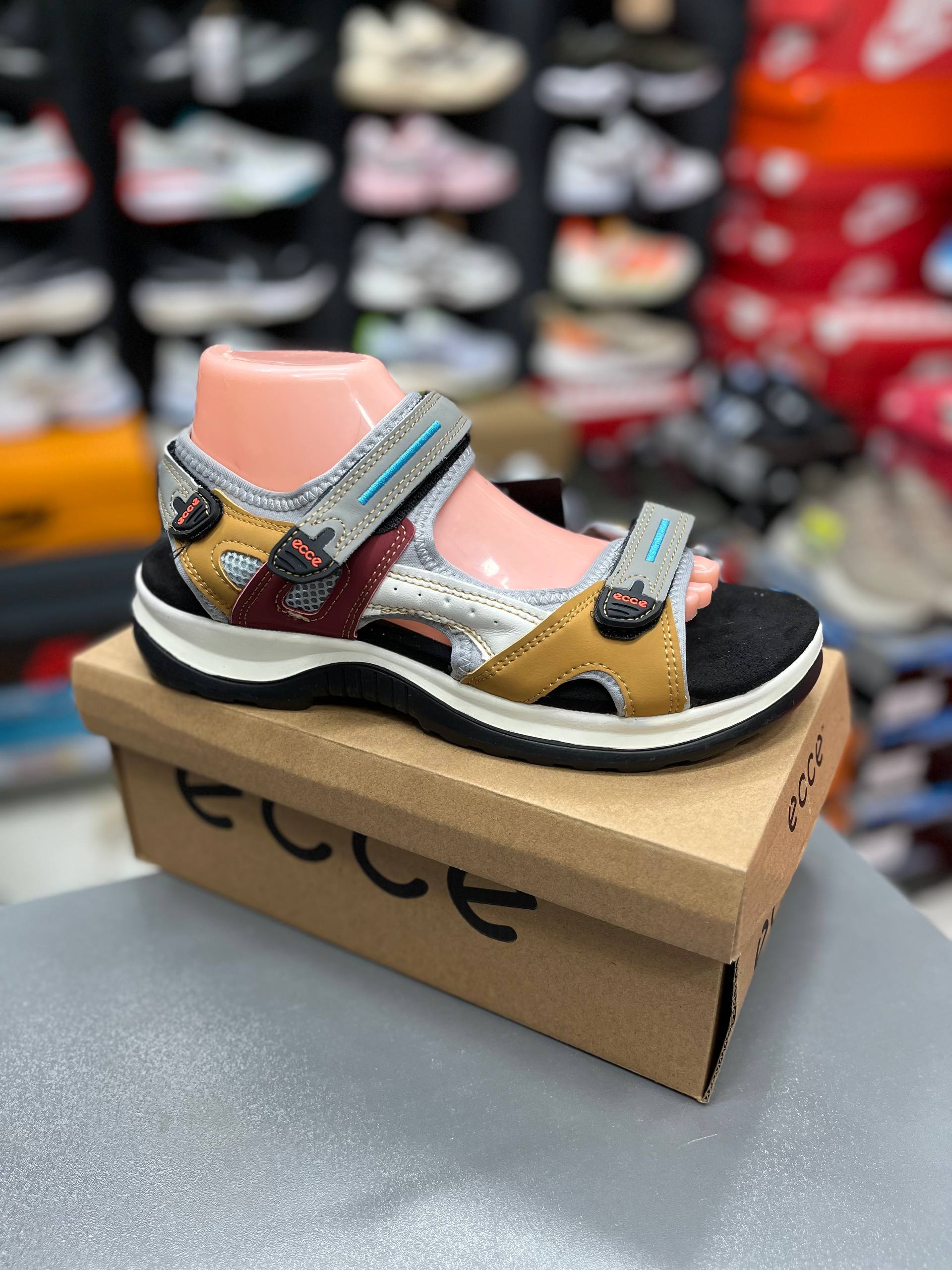 صندل اکو / Ecco Sandals /ساخت ویتنام وارداتی / زیره طبی نرم / سایز ۳۷الی ۴۴ست /  زیبا زنانه و مردانه / فروش تکی و عمده / ضمانت کیفیت کالا